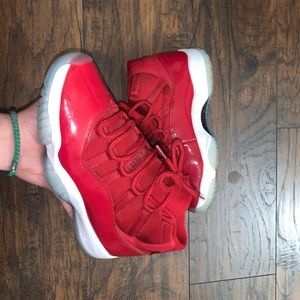 Jordan 11 size 8.5 “win like 96”